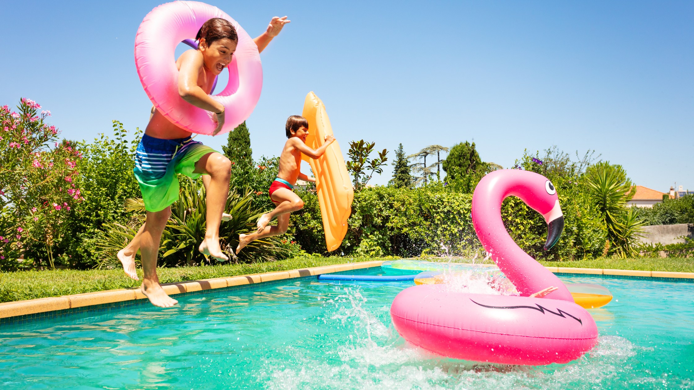 Comment Choisir la Taille et la Forme Idéales de Votre Piscine Coque